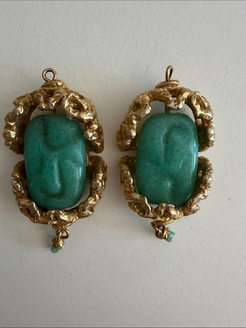 Vintage Green Jadeite Look Gold Tone Statement Earring Drops 1.5โ 1.1 oz